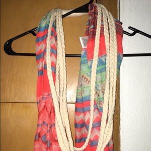 Buckle scarf